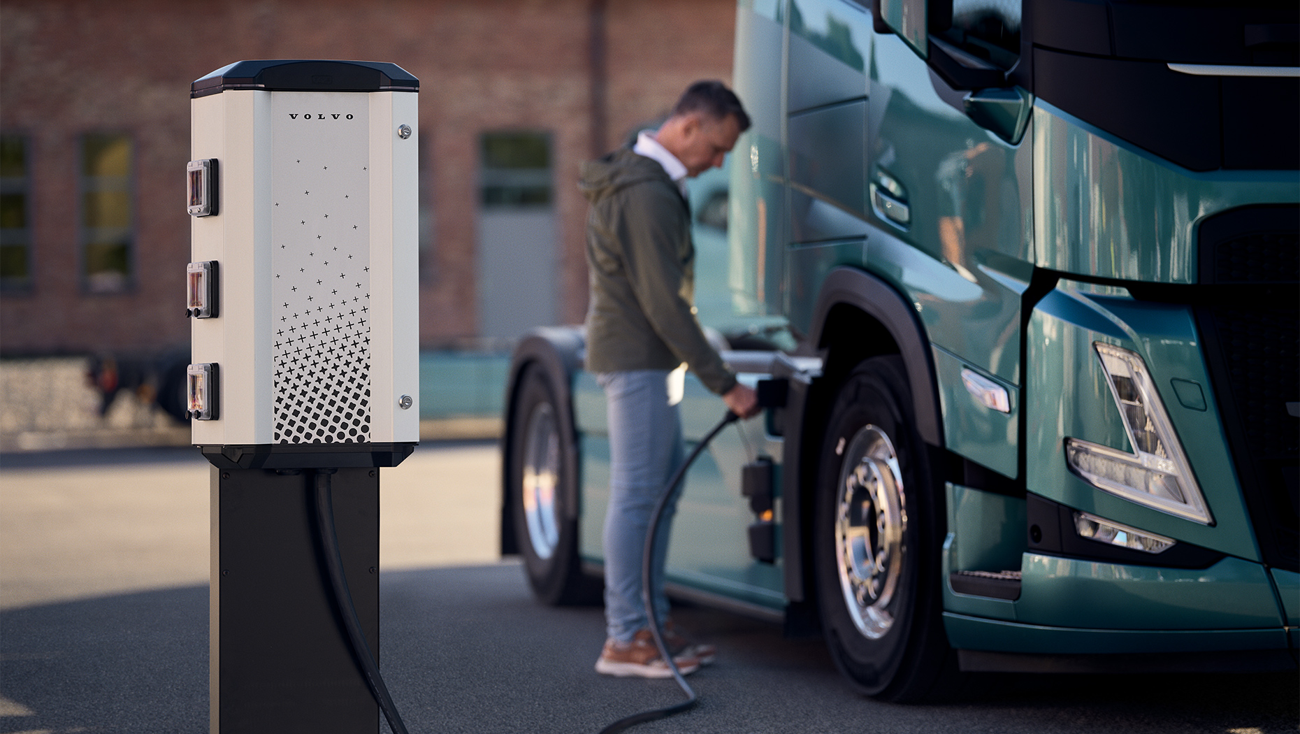 Volvo electric charging station discount